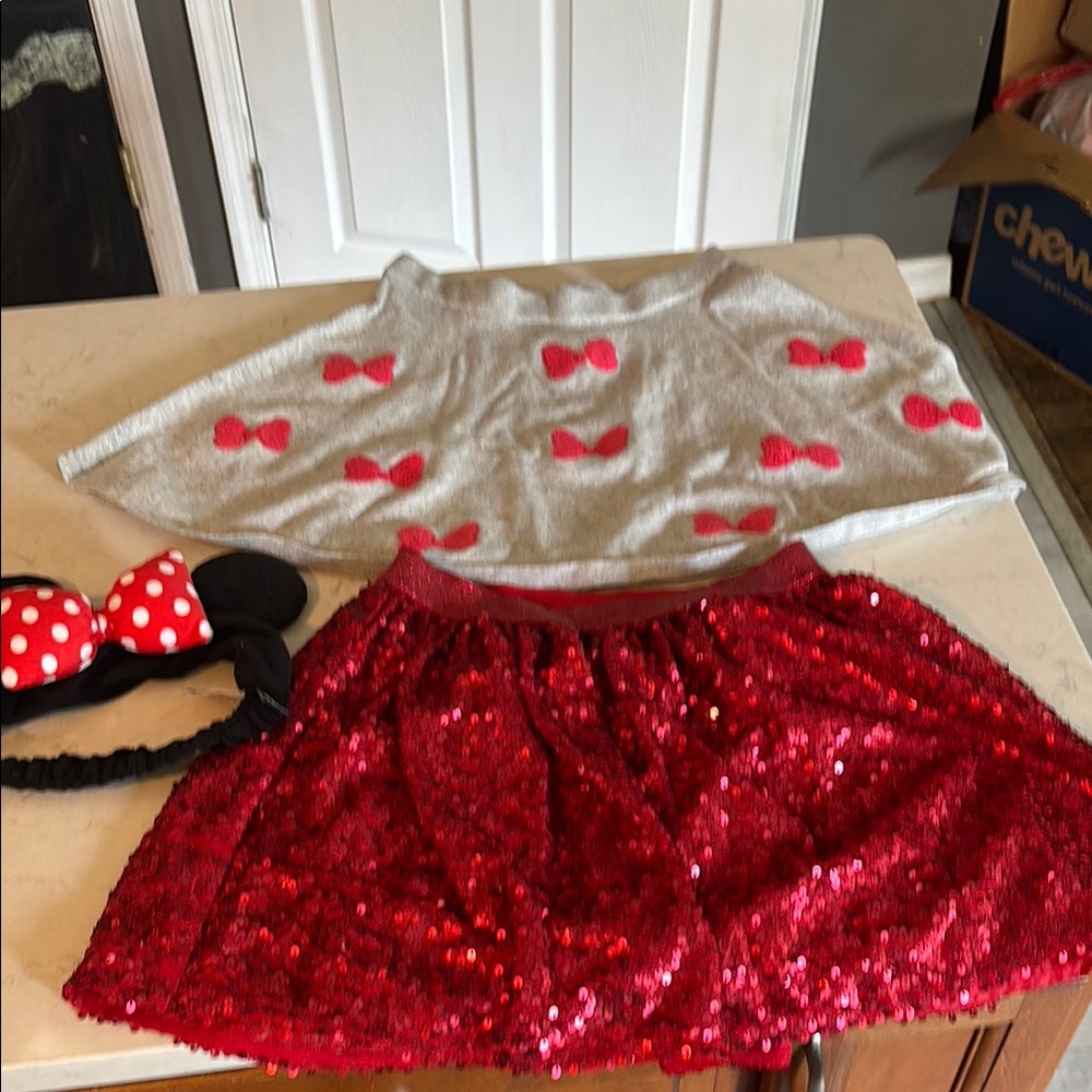 Little Girl Size 7 Minnie Mouse Lot- 2 skirts and headband